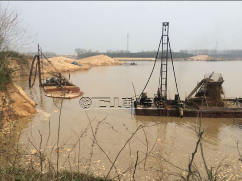 無節(jié)制開采河沙，河堤受損嚴重