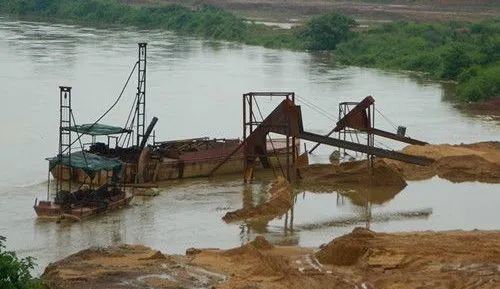 杜絕非法采砂，機(jī)制砂生產(chǎn)才是長(zhǎng)久之道！